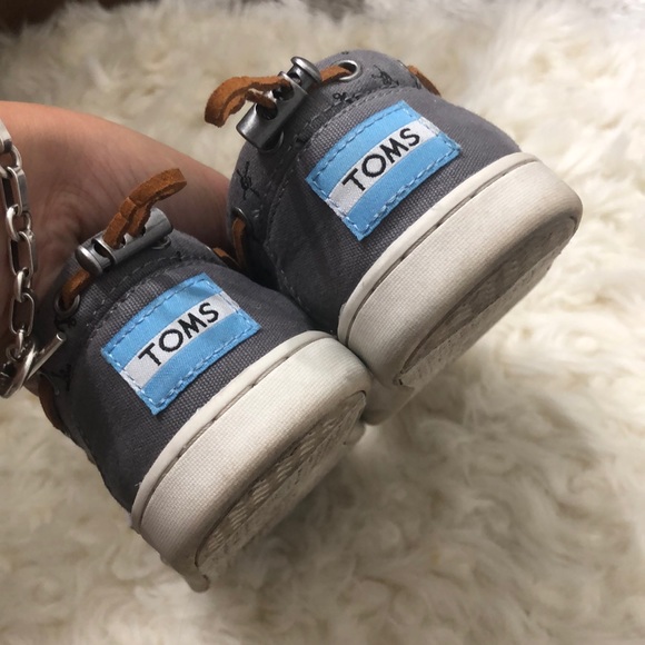 TOMS Boy Shoes size 1.5 Y(Bimini) in Grey color - Picture 5 of 8